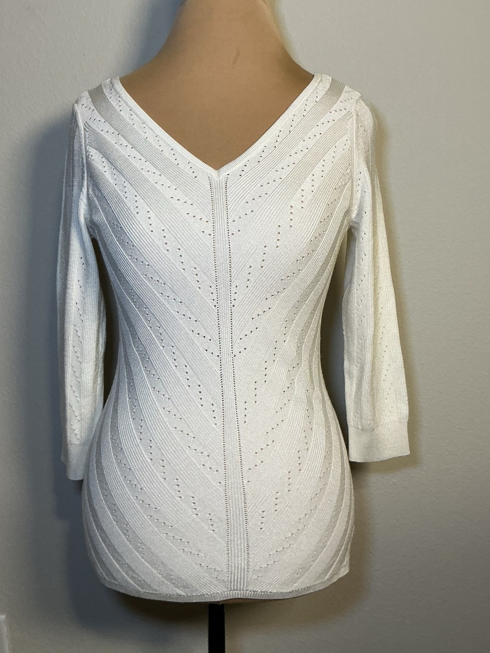 Ivory V-Neck Knit Sweater Top - Picture 2 of 6